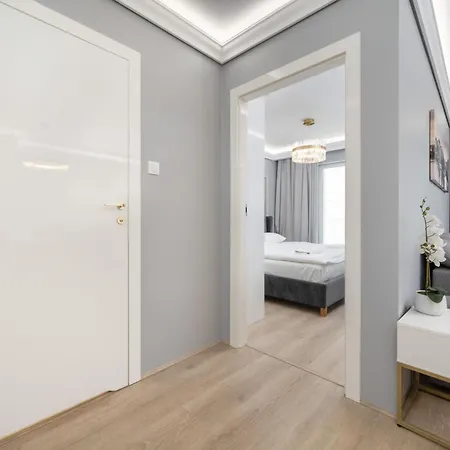 Elegant With Balcony By The Oder River In By Renters Prestige *