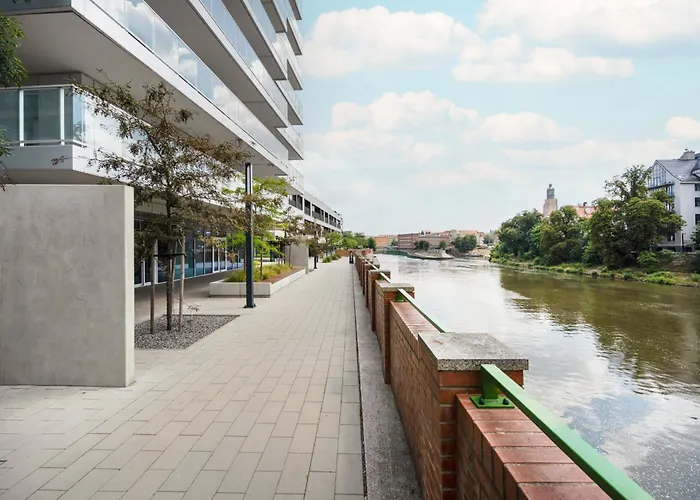 Elegant With Balcony By The Oder River In By Renters Prestige 아파트