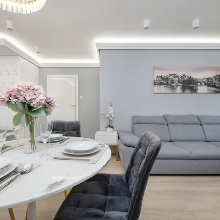 Elegant With Balcony By The Oder River In By Renters Prestige * Wrocław