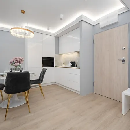 Elegant With Balcony By The Oder River In By Renters Prestige דירה *