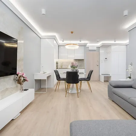 Apartament Elegant With Balcony By The Oder River In By Renters Prestige *