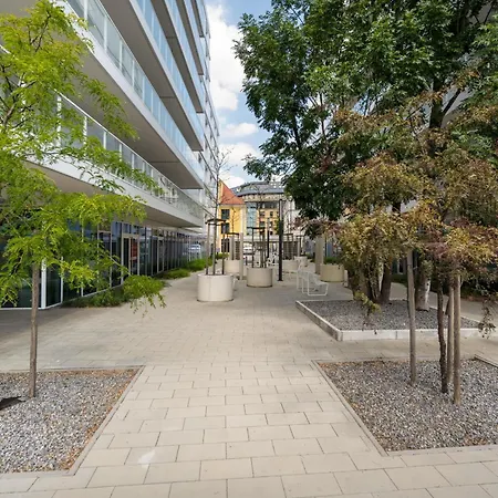 Elegant With Balcony By The Oder River In By Renters Prestige דירה *