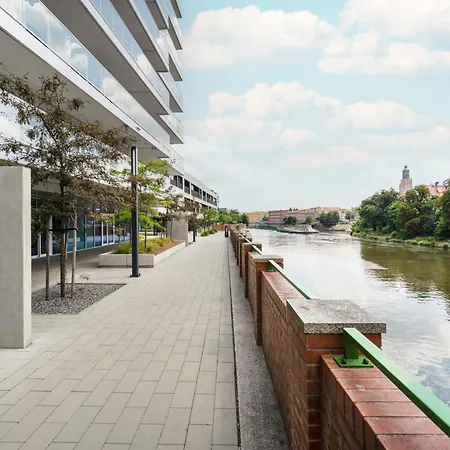 Elegant With Balcony By The Oder River In By Renters Prestige דירה