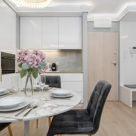 Elegant With Balcony By The Oder River In By Renters Prestige דירה *