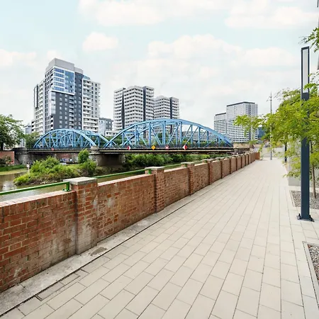 Elegant With Balcony By The Oder River In By Renters Prestige דירה ורוצלב